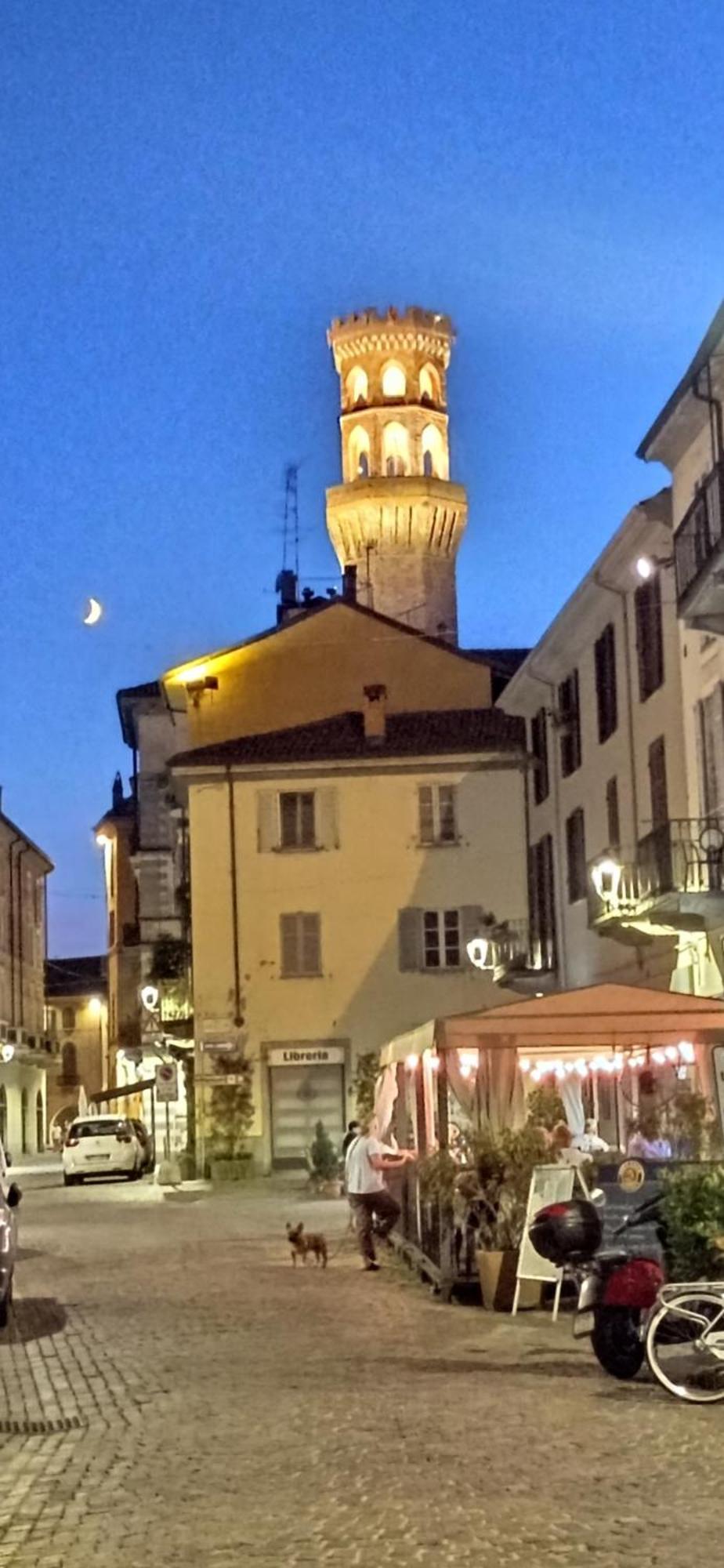 Loft Piazza Cavour Vercelli Exterior foto